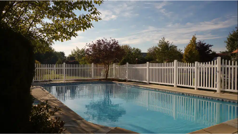 Good hieghted pool fence design idea