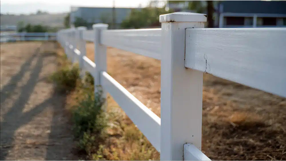 Why Vinyl Fence Panels Sag in the First Place
